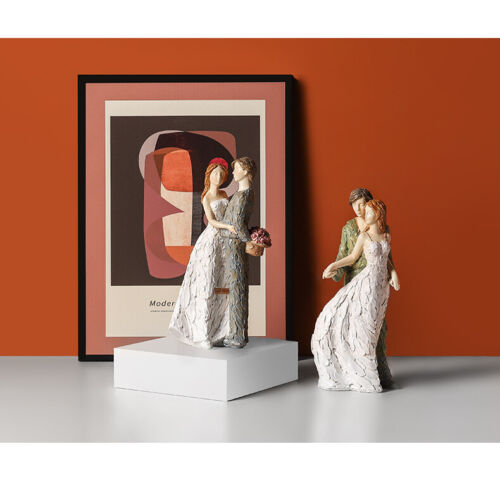 Wedding Figurine Resin Decoration Young Lover Couple Birthday Table Gift Idea