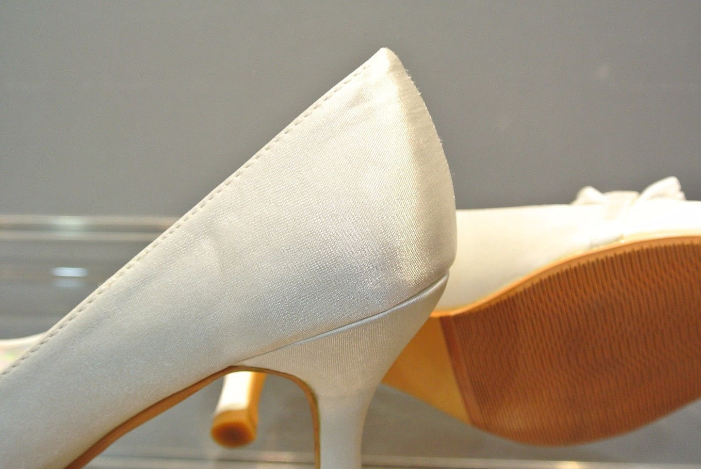 New Fashion Women Shining Ball Ventilate Mid Heel Party Wedding Work Date Shoes