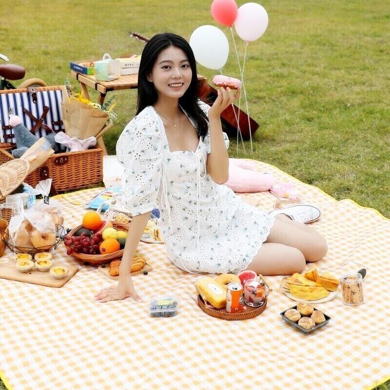 Outdoor Thickened Waterproof Portable Foldable Lawn Park Beach Party Picnic Mat