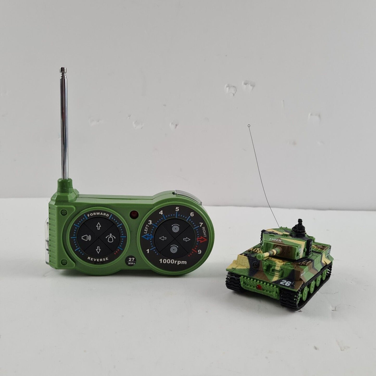 Kid Boy Toy Gift Remote Control Scale Tiger High Simulation Speed Mini RC Tank