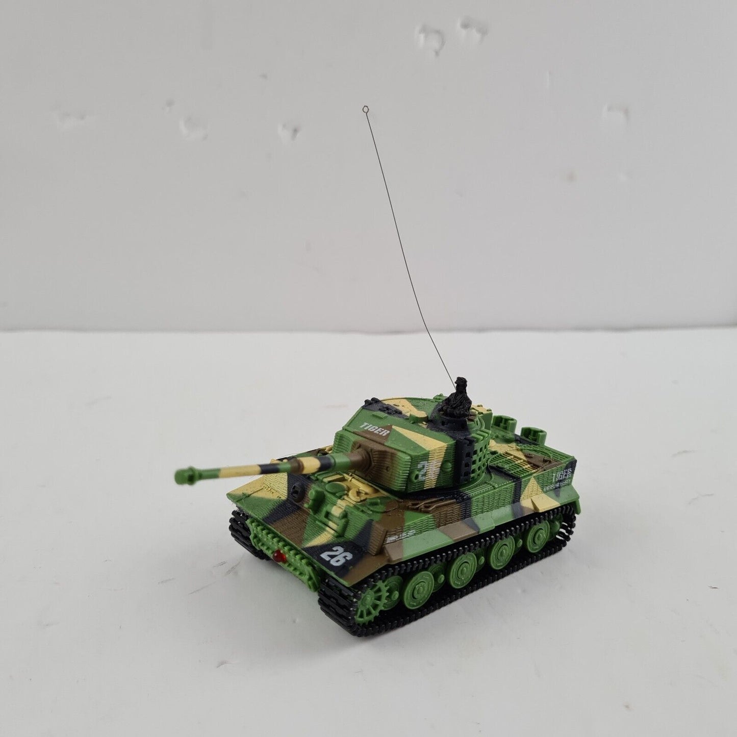 Kid Boy Toy Gift Remote Control Scale Tiger High Simulation Speed Mini RC Tank