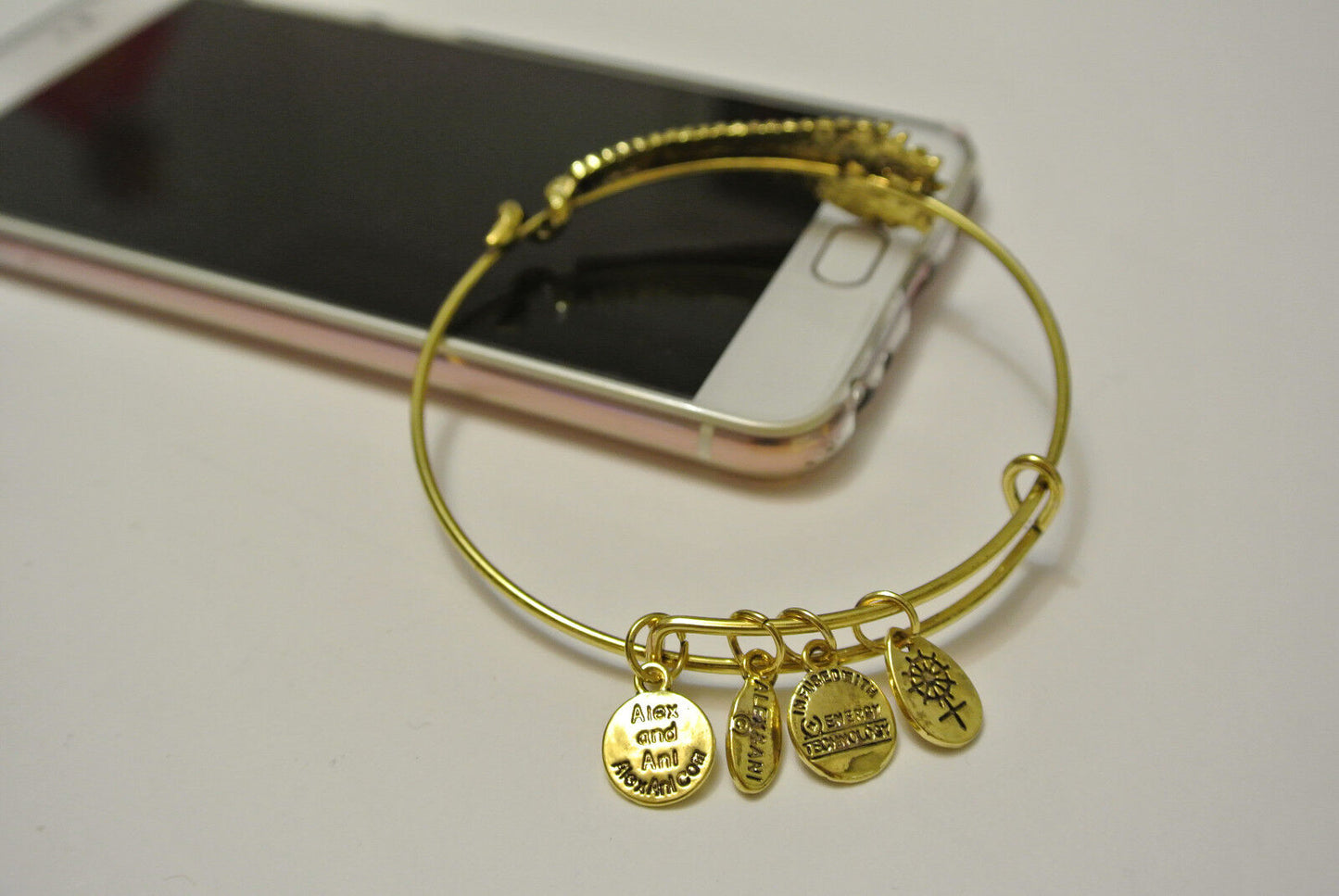 NEW Fashion Women Bangle Bracelet Charm Jewelry Gifts FOR FRIEND FAMILY