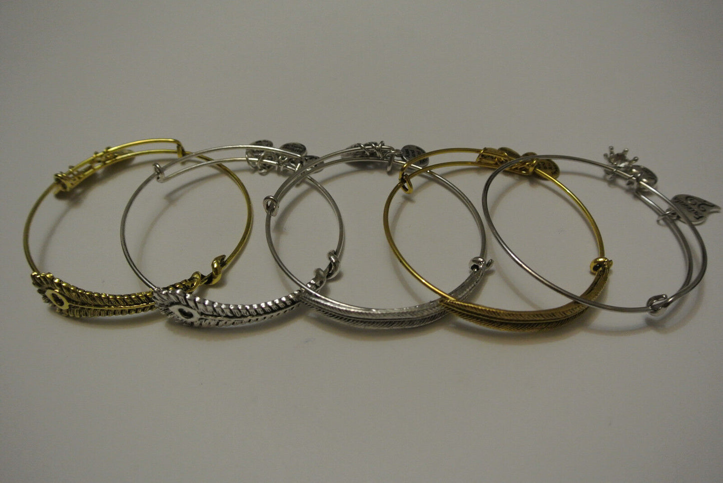 NEW Fashion Women Bangle Bracelet Charm Jewelry Gifts FOR FRIEND FAMILY